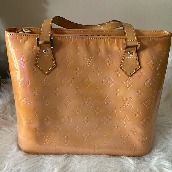 Louis Vuitton Houston Vernis - Picture 3 of 17